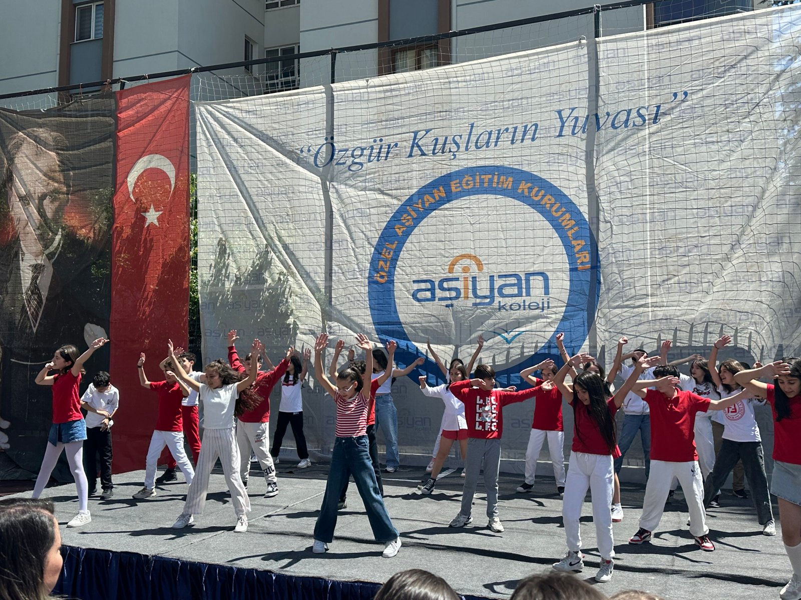 Aşiyan Koleji’nde English Week Renkli Etkinliklerle Kutlandı! – 2024/2025