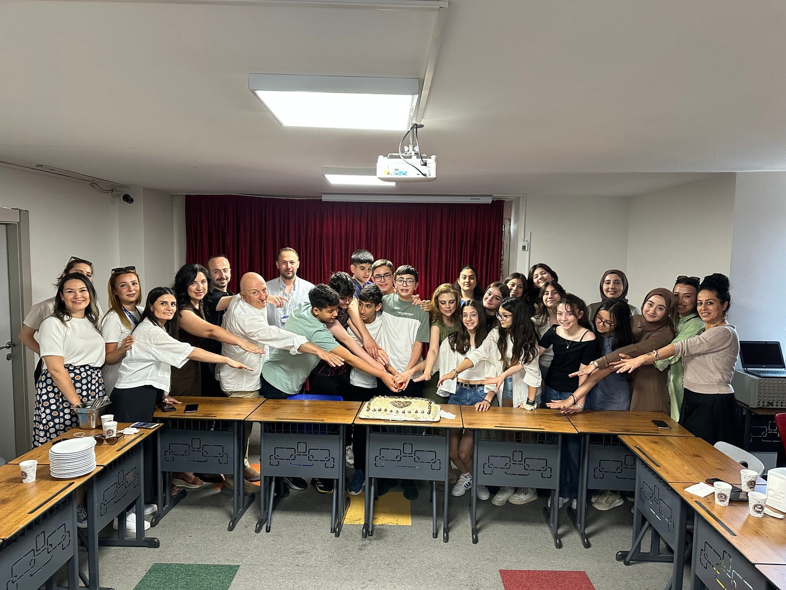 Aşiyan Koleji’nde LGS Öncesi 8. Sınıflara Moral ve Motivasyon Kahvaltısı – 2024/2025