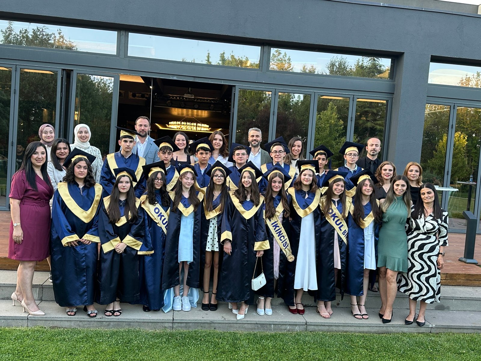 Aşiyan Koleji’nde 8. Sınıf Mezuniyet Töreni: Veda Değil Yeni Bir Başlangıç